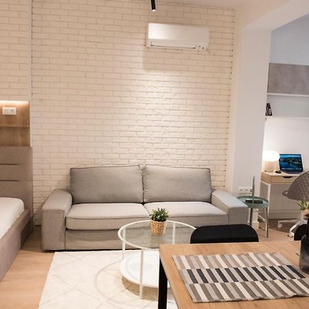 Top Center Designer Studio Apartment Sofia Eksteriør billede