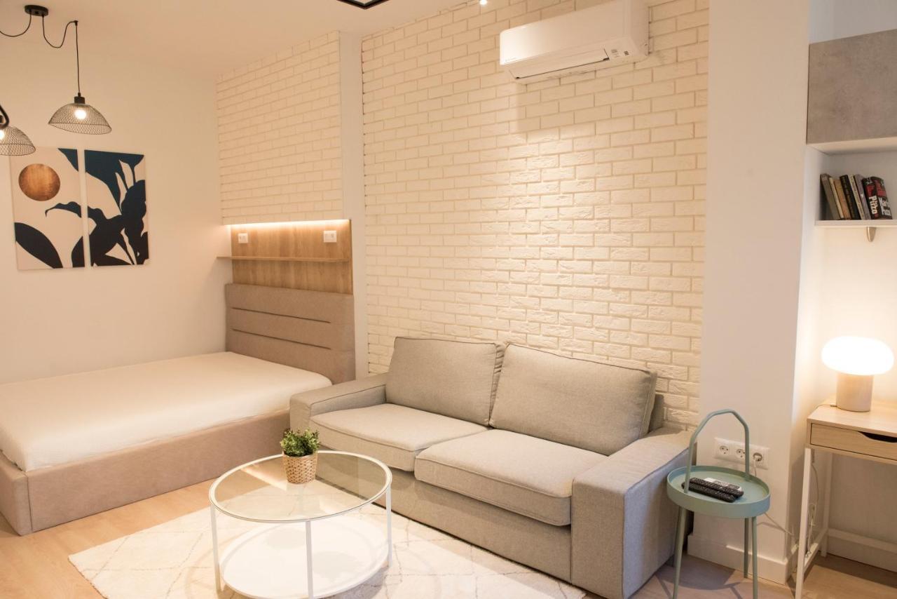 Top Center Designer Studio Apartment Sofia Eksteriør billede