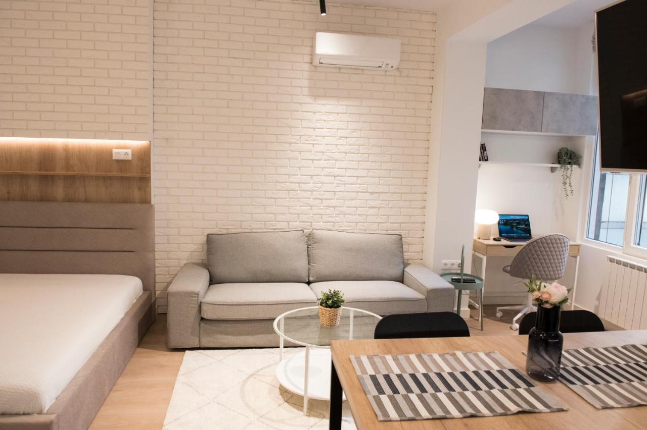 Top Center Designer Studio Apartment Sofia Eksteriør billede